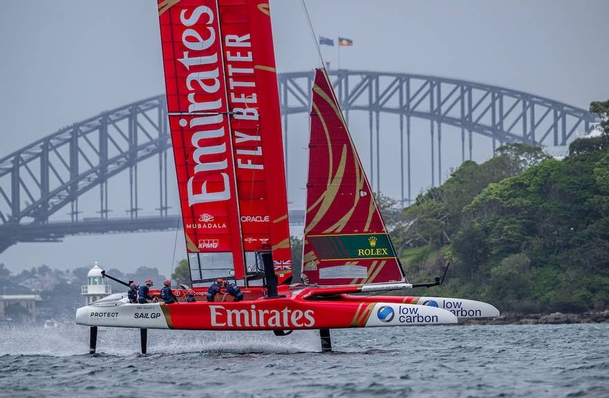 emirates-gbr-driver-giles-scott-handles-foiling-f50-for-the-first-time